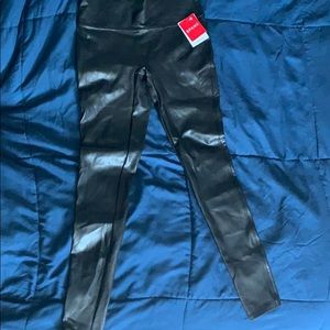 BRAND NEW NEVER WORN Spanx Faux Leather Leggings.